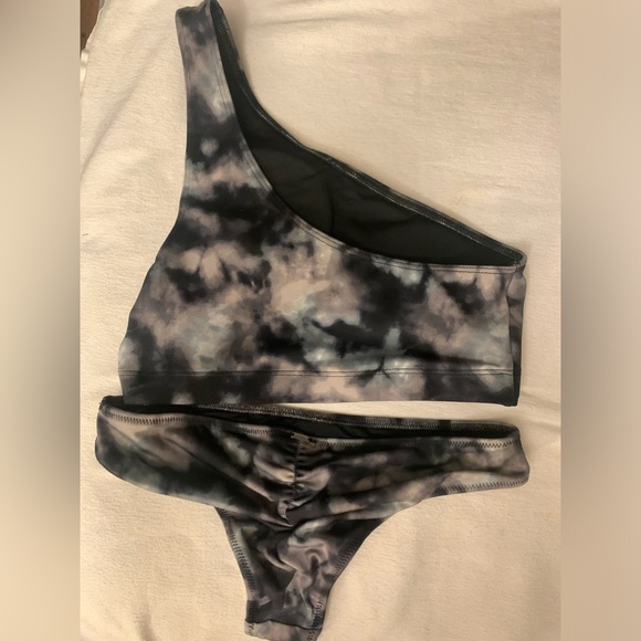 Victoria’s Secret Pink Active bikini/swim - Picture 2 of 8